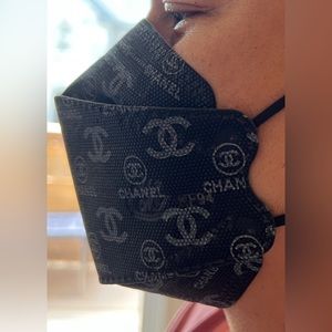 Designed disposable 4D masks. 10 masks/pack